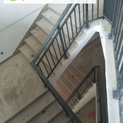 樓梯扶手