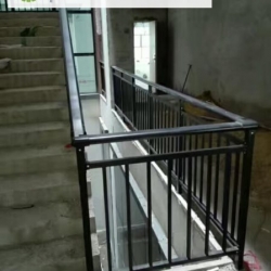 樓梯扶手